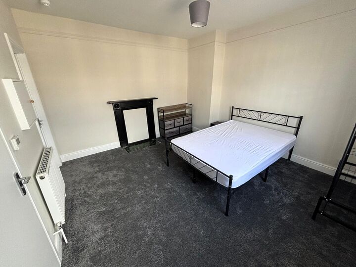 11. PHOTO-2025-10-13-20-12-29 1.jpg